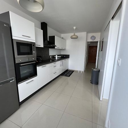 Super 4 Pieces Refait A Neuf Villeurbanne Exterior foto