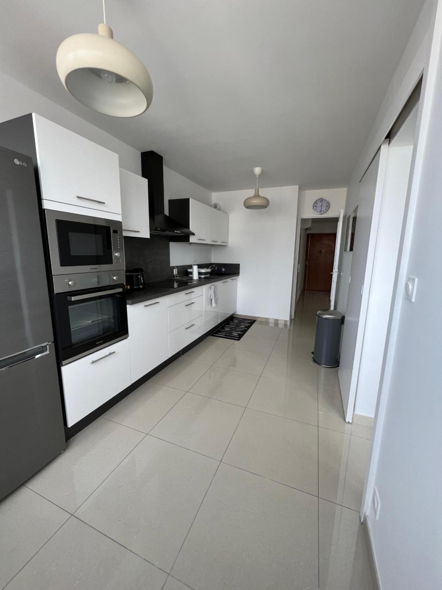 Super 4 Pieces Refait A Neuf Villeurbanne Exterior foto